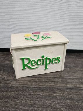 Vintage Recipe box flip open flowers Floral wood look white green pink FTD 1985